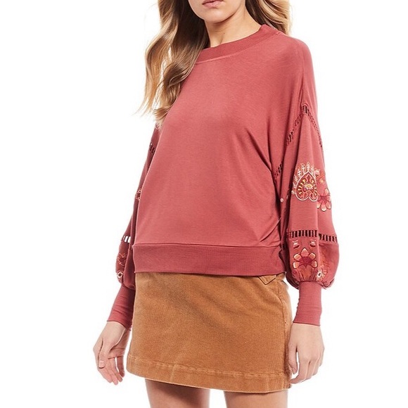 Coco + Jaimeson Tops - BOGOFREE! Coco + Jaimeson  Puff Sweatshirt